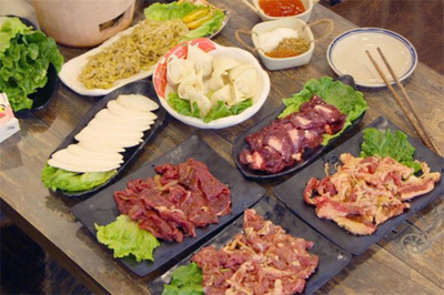 鄉(xiāng)幽悠瓦片烤肉加盟費(fèi)及食品烘烤設(shè)備解析